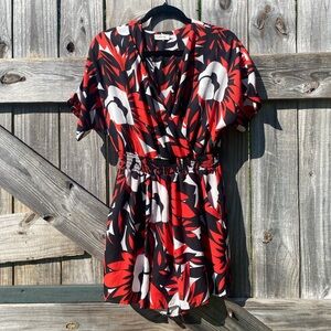 Adrienne Red and Black Floral Patterned Romper Size M